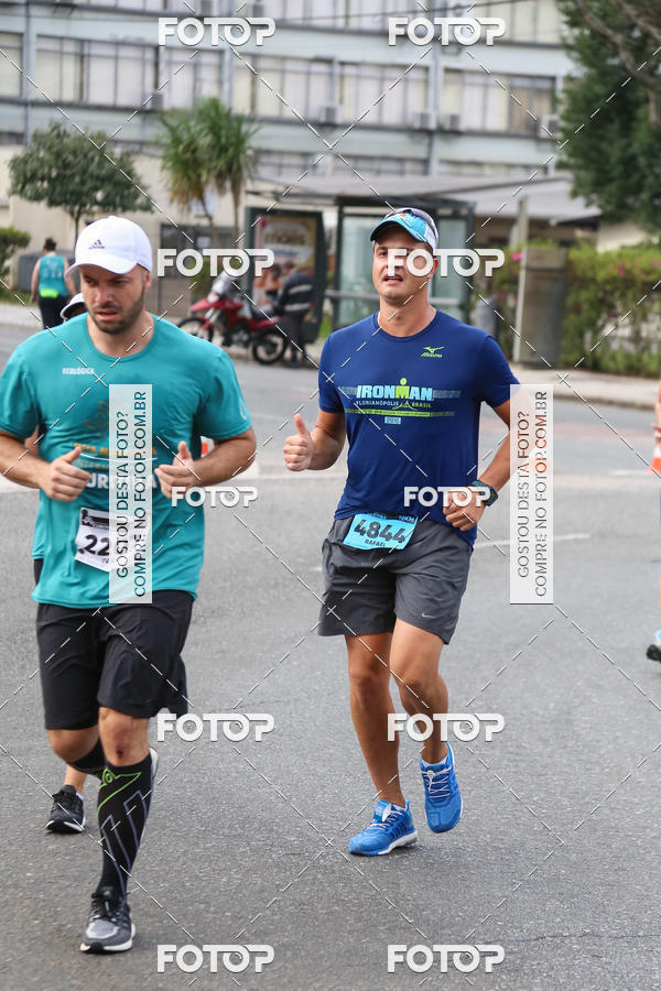 Buy your photos of the eventMeia Maratona Internacional de Curitiba 2018 on Fotop
