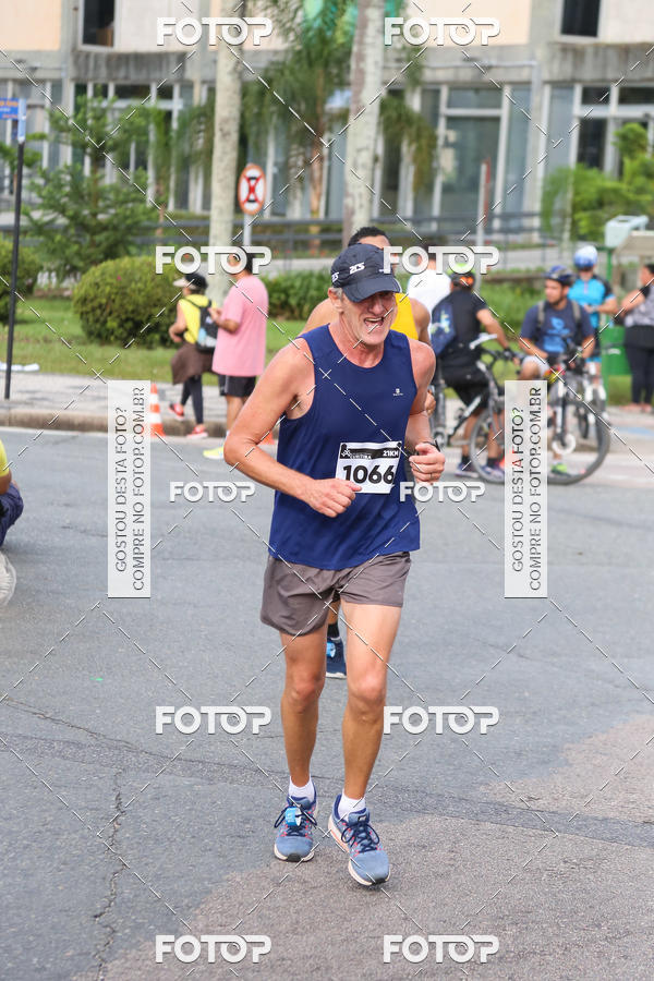 Buy your photos of the eventMeia Maratona Internacional de Curitiba 2018 on Fotop