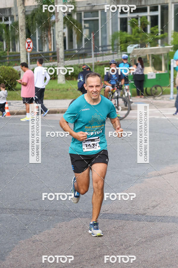 Buy your photos of the eventMeia Maratona Internacional de Curitiba 2018 on Fotop