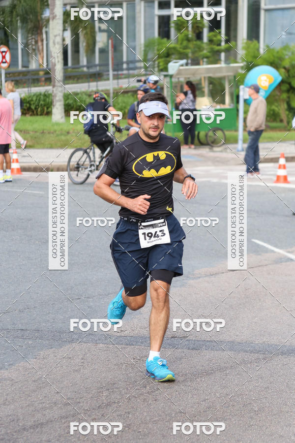 Buy your photos of the eventMeia Maratona Internacional de Curitiba 2018 on Fotop