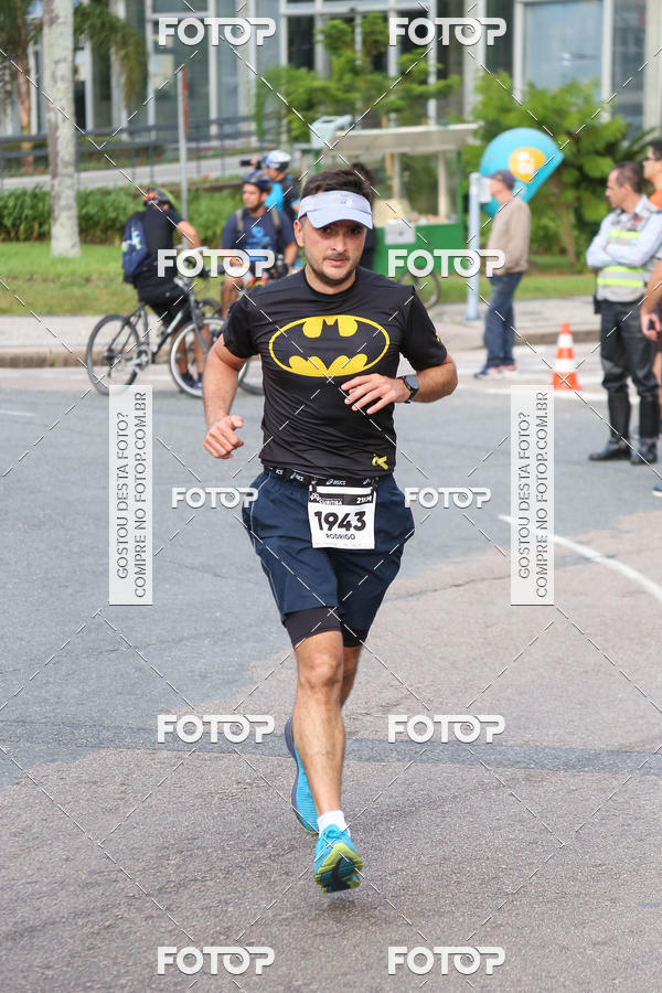 Buy your photos of the eventMeia Maratona Internacional de Curitiba 2018 on Fotop