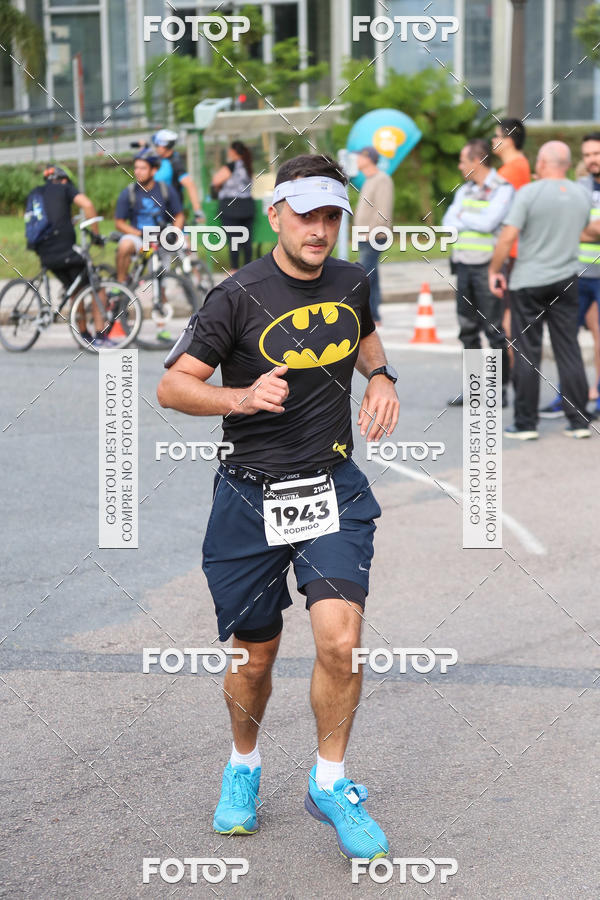 Buy your photos of the eventMeia Maratona Internacional de Curitiba 2018 on Fotop