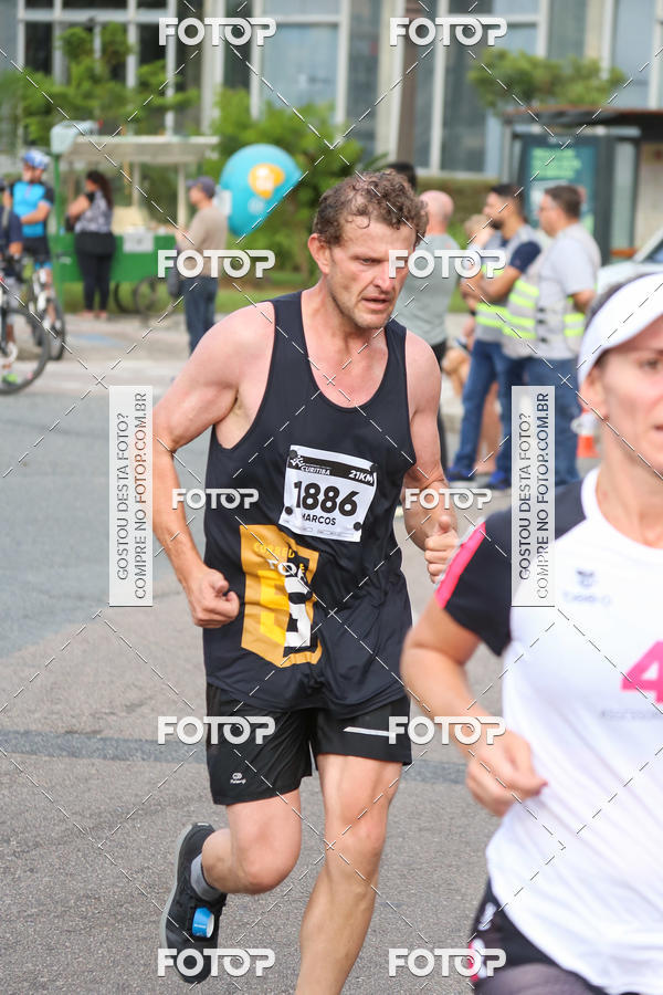 Buy your photos of the eventMeia Maratona Internacional de Curitiba 2018 on Fotop