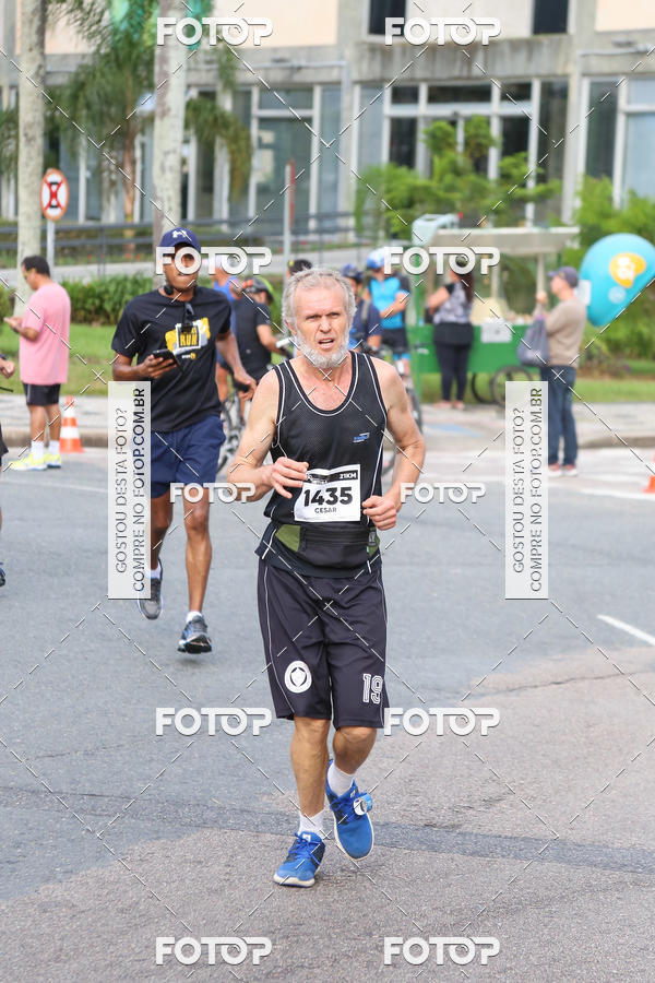 Buy your photos of the eventMeia Maratona Internacional de Curitiba 2018 on Fotop