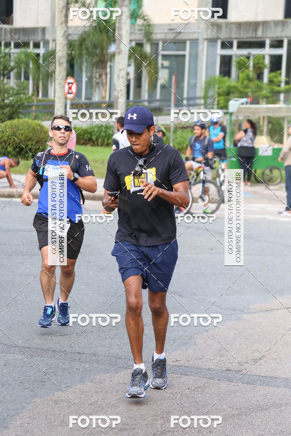 Buy your photos of the eventMeia Maratona Internacional de Curitiba 2018 on Fotop