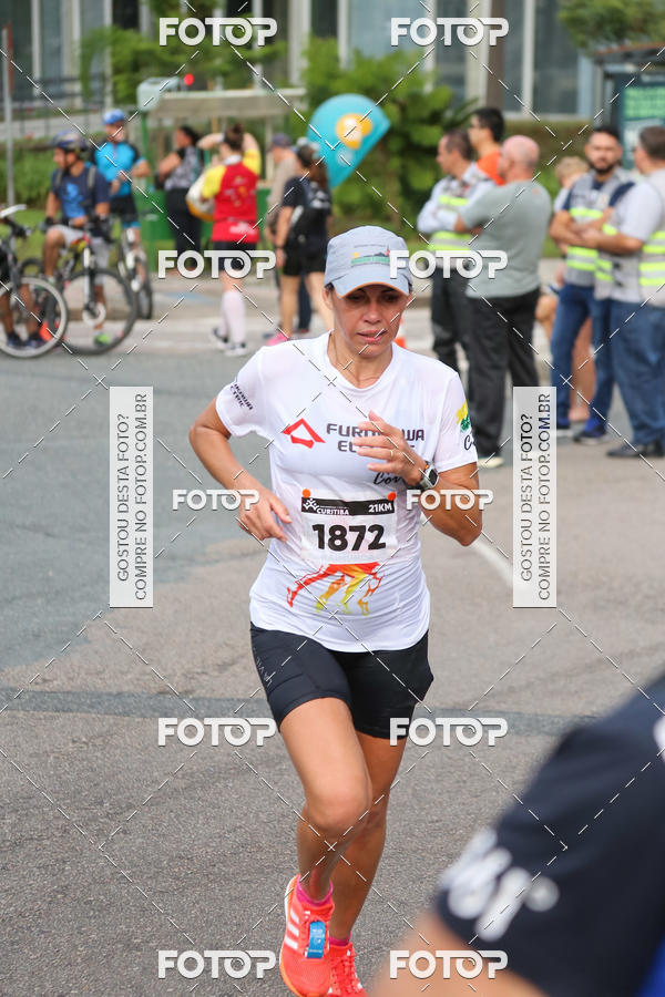 Buy your photos of the eventMeia Maratona Internacional de Curitiba 2018 on Fotop