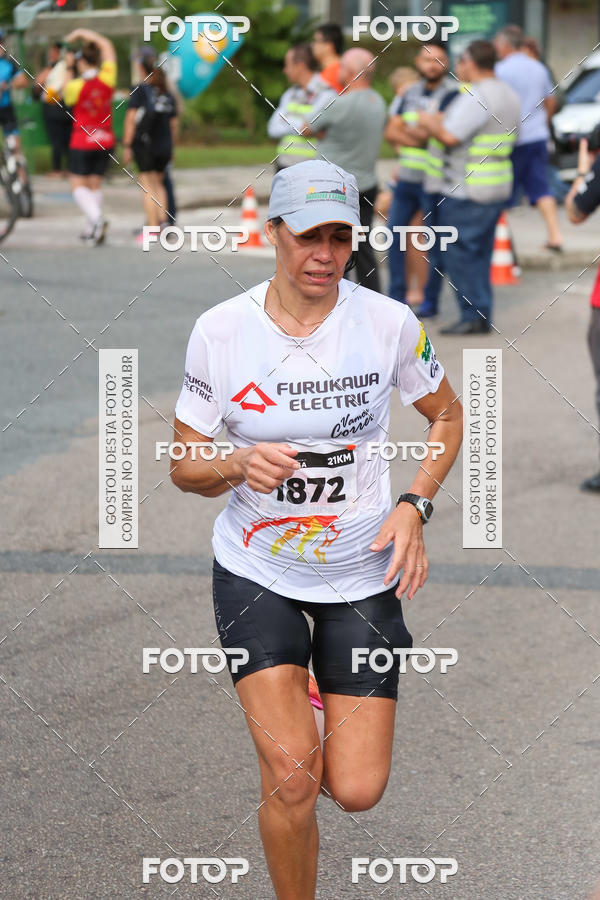 Buy your photos of the eventMeia Maratona Internacional de Curitiba 2018 on Fotop