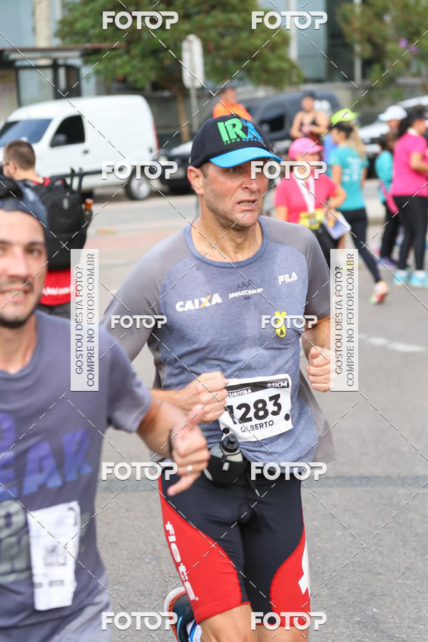 Buy your photos of the eventMeia Maratona Internacional de Curitiba 2018 on Fotop