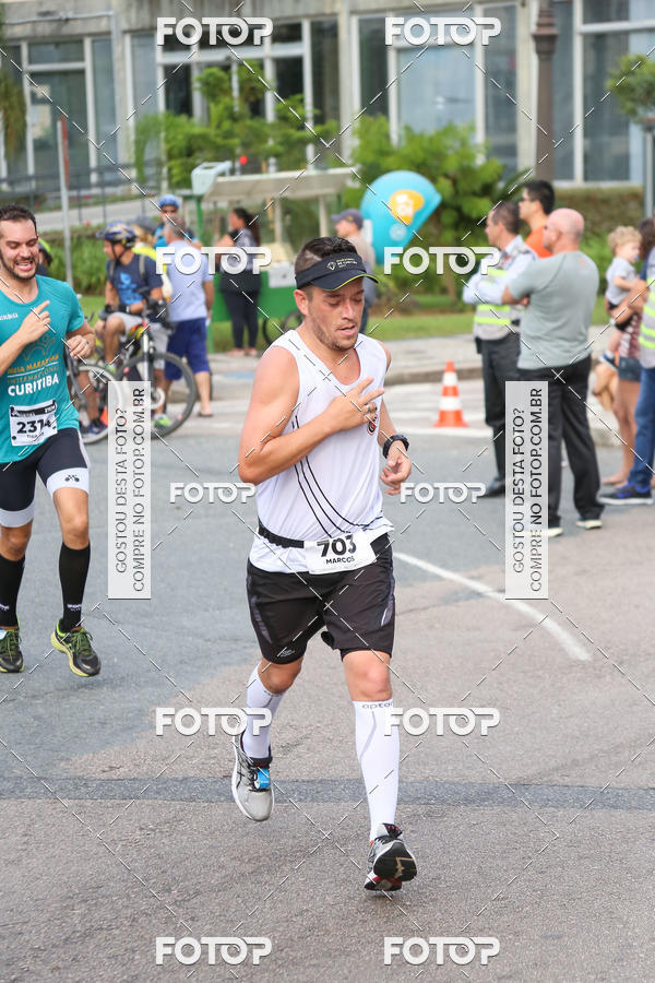 Buy your photos of the eventMeia Maratona Internacional de Curitiba 2018 on Fotop