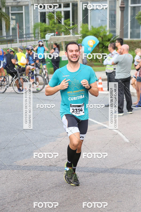 Buy your photos of the eventMeia Maratona Internacional de Curitiba 2018 on Fotop