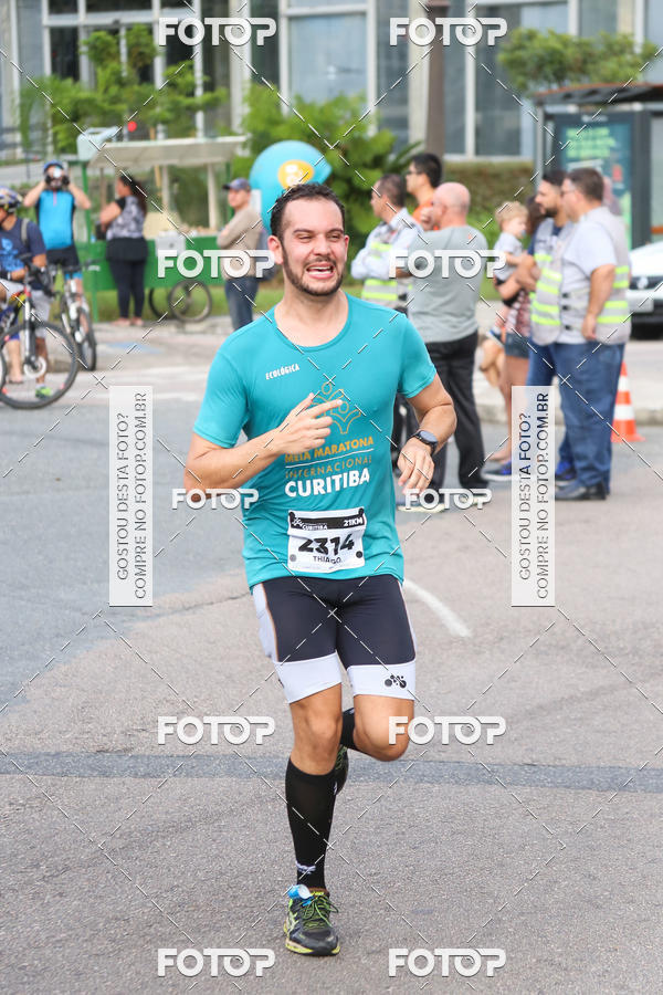 Buy your photos of the eventMeia Maratona Internacional de Curitiba 2018 on Fotop