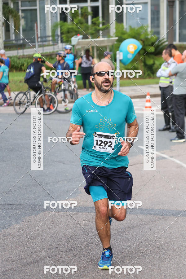 Buy your photos of the eventMeia Maratona Internacional de Curitiba 2018 on Fotop