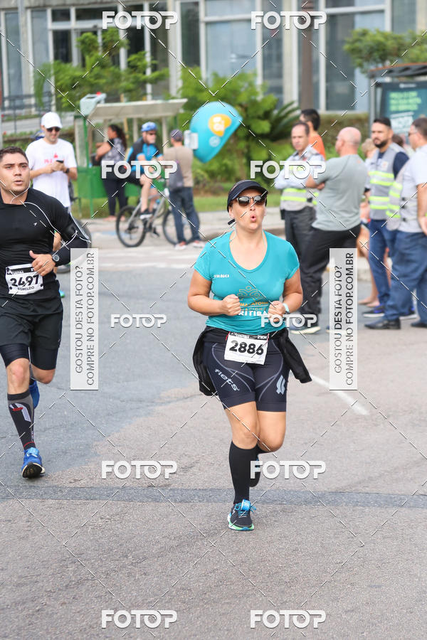 Buy your photos of the eventMeia Maratona Internacional de Curitiba 2018 on Fotop