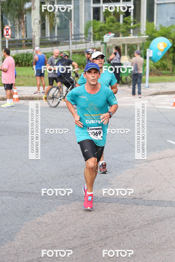 Buy your photos of the eventMeia Maratona Internacional de Curitiba 2018 on Fotop
