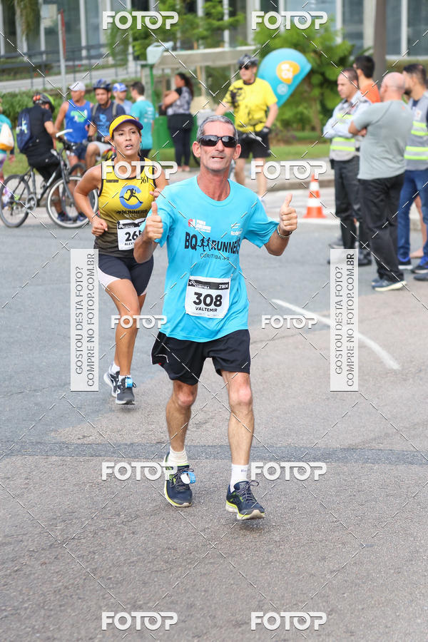 Buy your photos of the eventMeia Maratona Internacional de Curitiba 2018 on Fotop