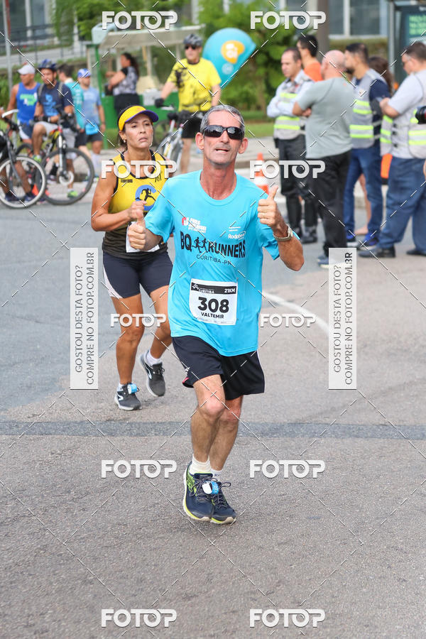 Buy your photos of the eventMeia Maratona Internacional de Curitiba 2018 on Fotop