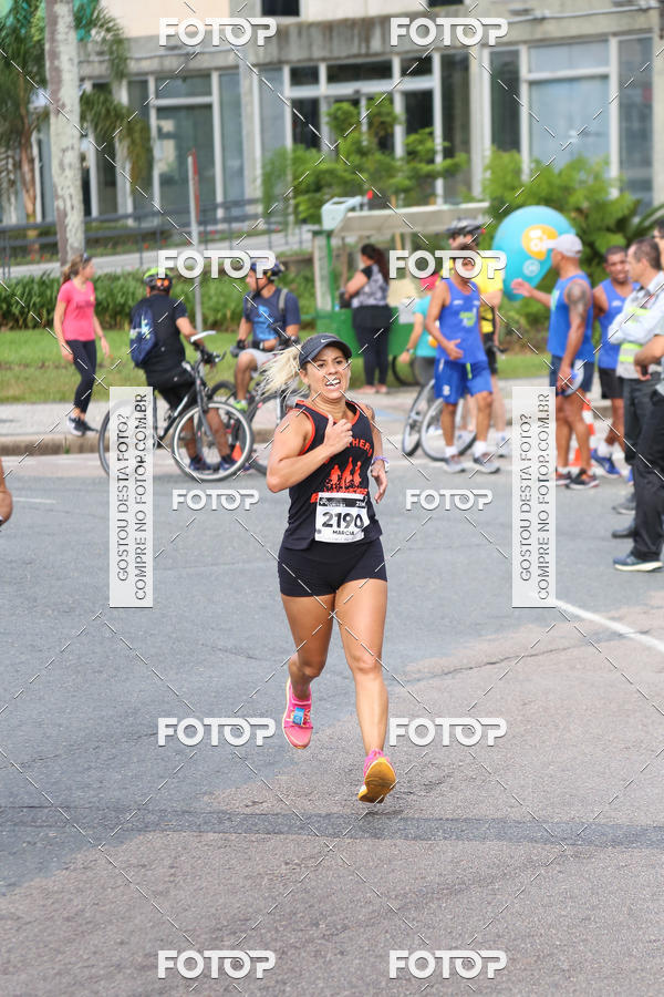 Buy your photos of the eventMeia Maratona Internacional de Curitiba 2018 on Fotop