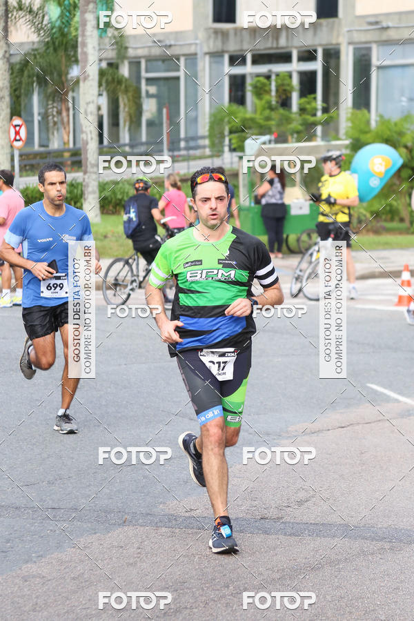 Buy your photos of the eventMeia Maratona Internacional de Curitiba 2018 on Fotop