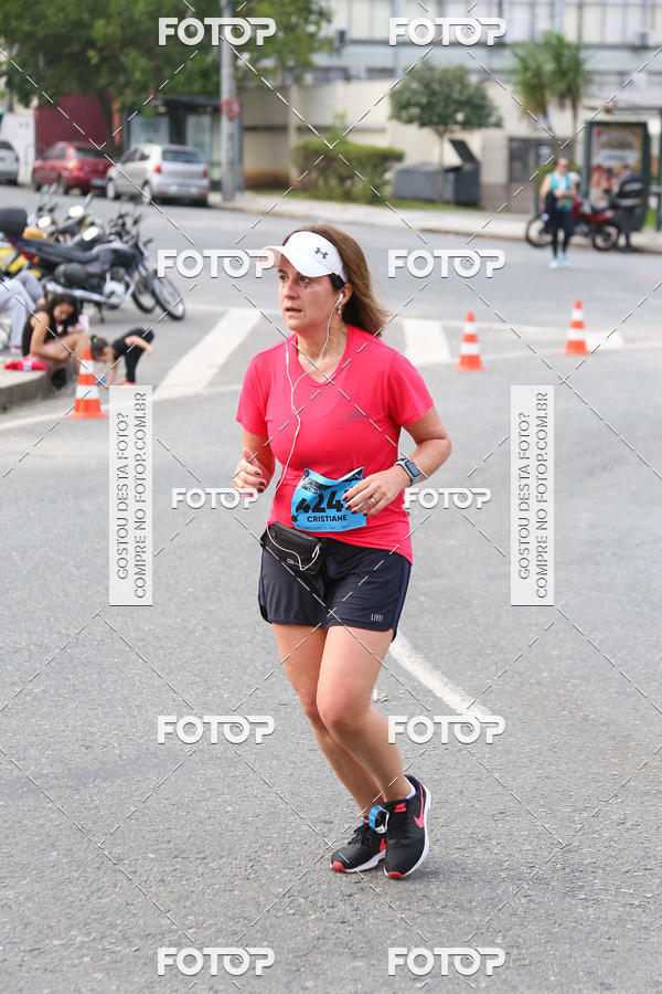 Buy your photos of the eventMeia Maratona Internacional de Curitiba 2018 on Fotop