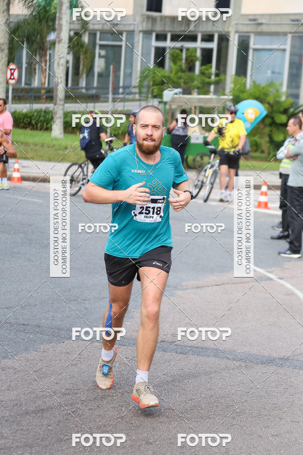 Buy your photos of the eventMeia Maratona Internacional de Curitiba 2018 on Fotop