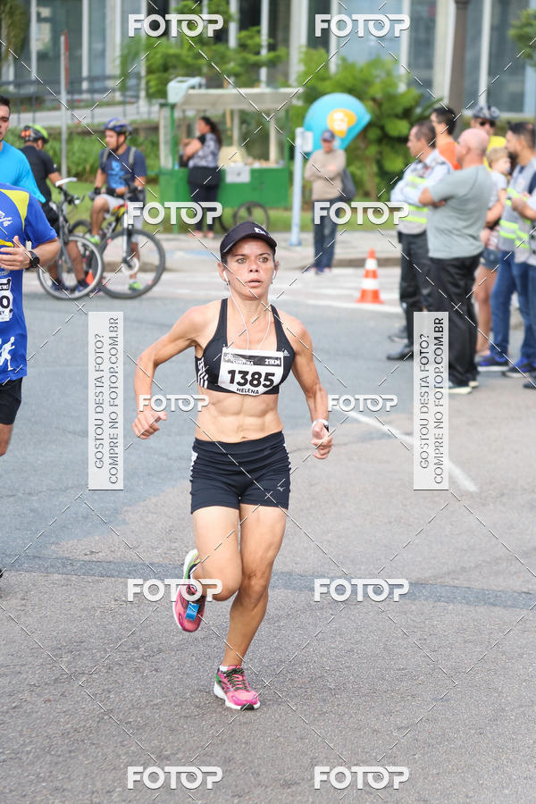 Buy your photos of the eventMeia Maratona Internacional de Curitiba 2018 on Fotop