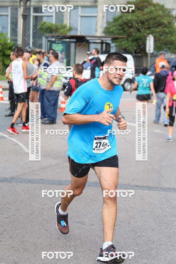 Buy your photos of the eventMeia Maratona Internacional de Curitiba 2018 on Fotop