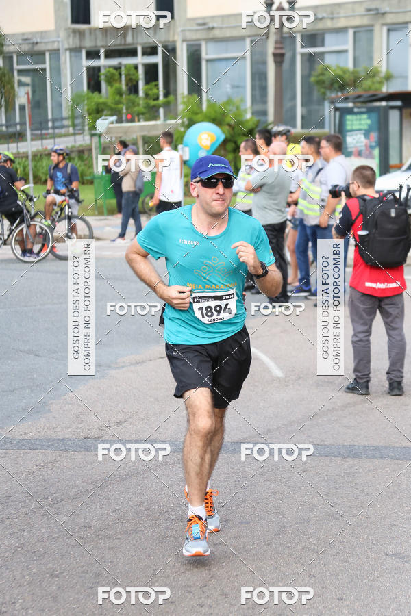 Buy your photos of the eventMeia Maratona Internacional de Curitiba 2018 on Fotop