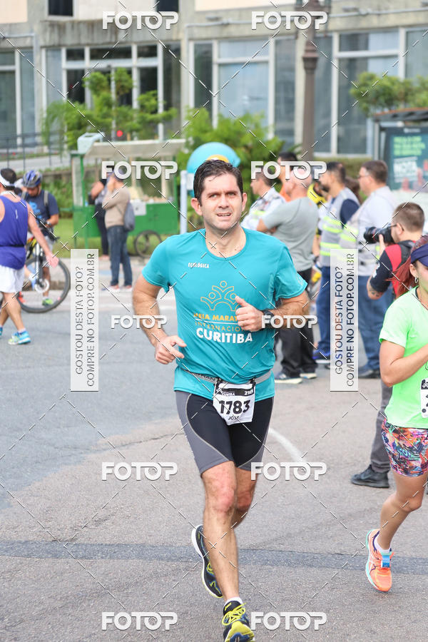 Buy your photos of the eventMeia Maratona Internacional de Curitiba 2018 on Fotop