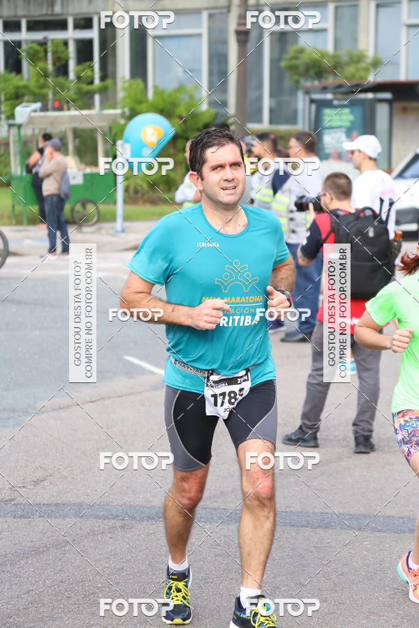 Buy your photos of the eventMeia Maratona Internacional de Curitiba 2018 on Fotop