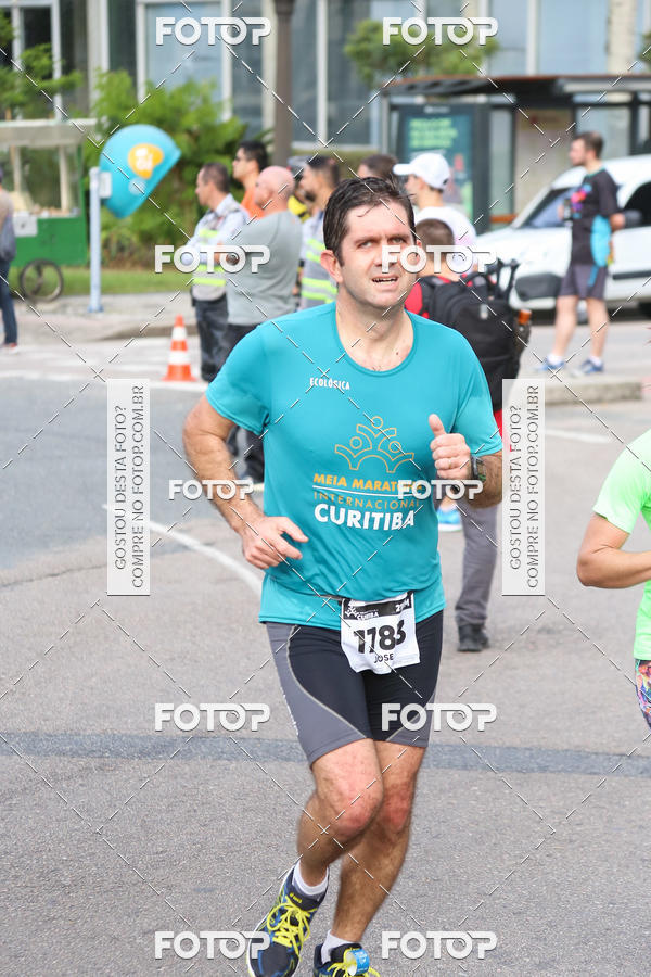 Buy your photos of the eventMeia Maratona Internacional de Curitiba 2018 on Fotop