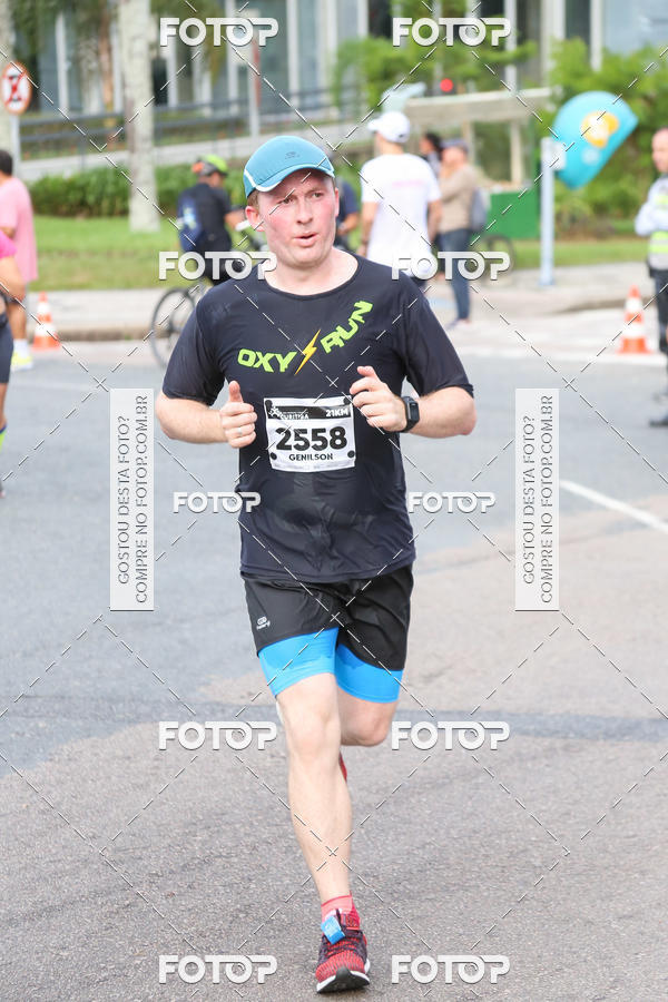 Buy your photos of the eventMeia Maratona Internacional de Curitiba 2018 on Fotop