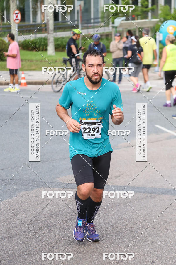 Buy your photos of the eventMeia Maratona Internacional de Curitiba 2018 on Fotop