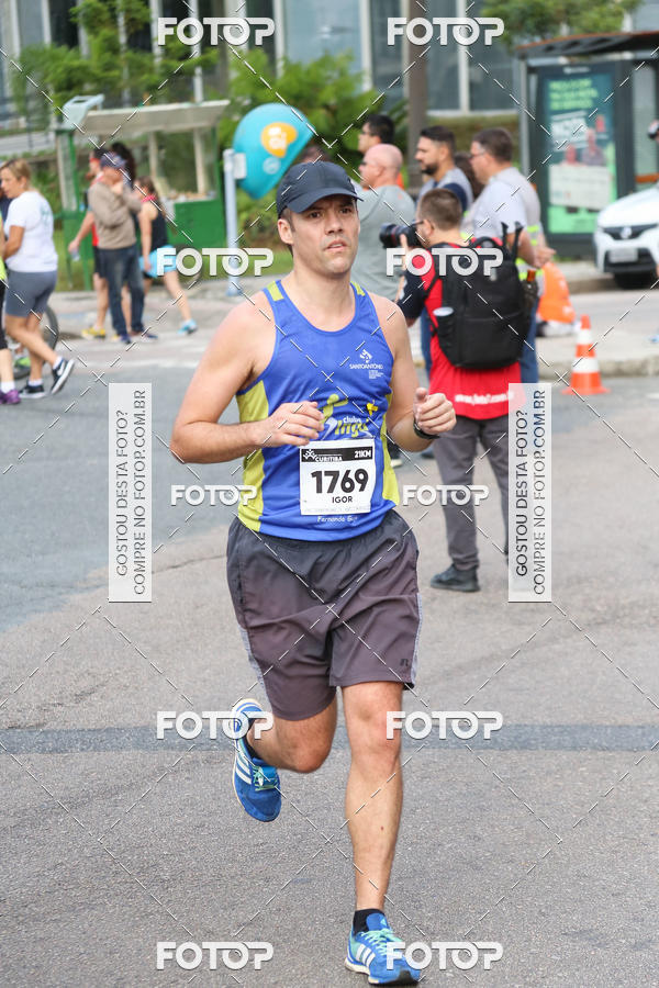 Buy your photos of the eventMeia Maratona Internacional de Curitiba 2018 on Fotop