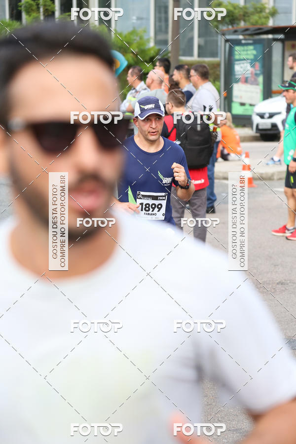 Buy your photos of the eventMeia Maratona Internacional de Curitiba 2018 on Fotop