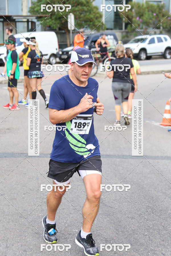 Buy your photos of the eventMeia Maratona Internacional de Curitiba 2018 on Fotop