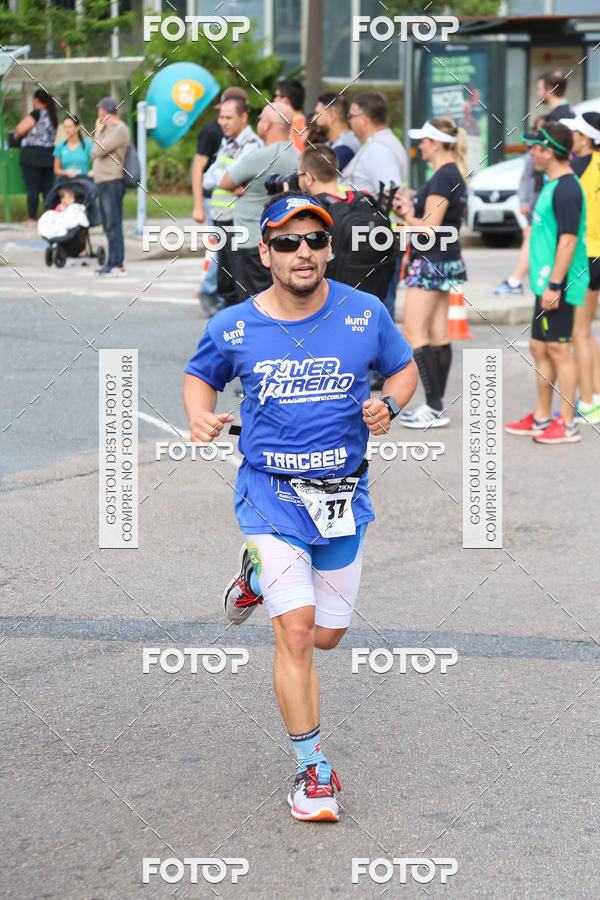 Buy your photos of the eventMeia Maratona Internacional de Curitiba 2018 on Fotop