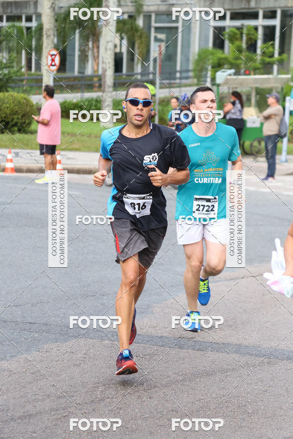 Buy your photos of the eventMeia Maratona Internacional de Curitiba 2018 on Fotop