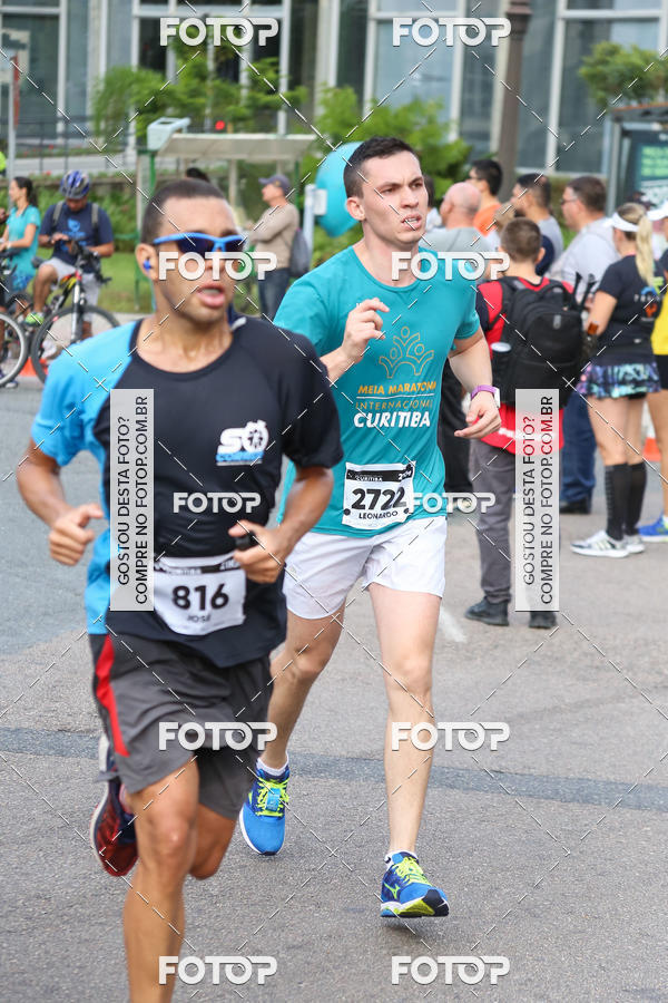 Buy your photos of the eventMeia Maratona Internacional de Curitiba 2018 on Fotop
