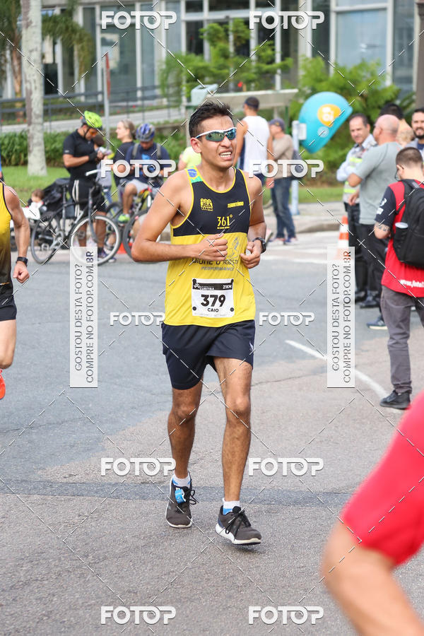 Buy your photos of the eventMeia Maratona Internacional de Curitiba 2018 on Fotop