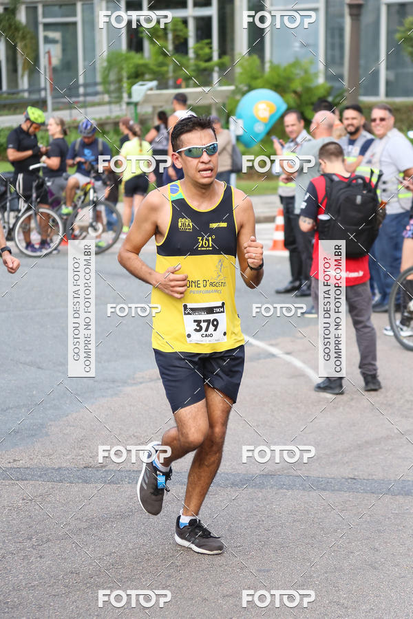 Buy your photos of the eventMeia Maratona Internacional de Curitiba 2018 on Fotop