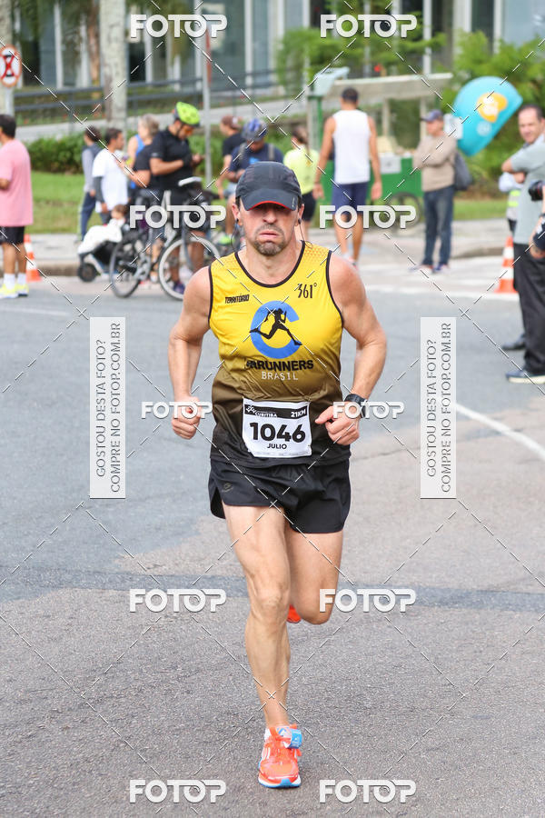 Buy your photos of the eventMeia Maratona Internacional de Curitiba 2018 on Fotop