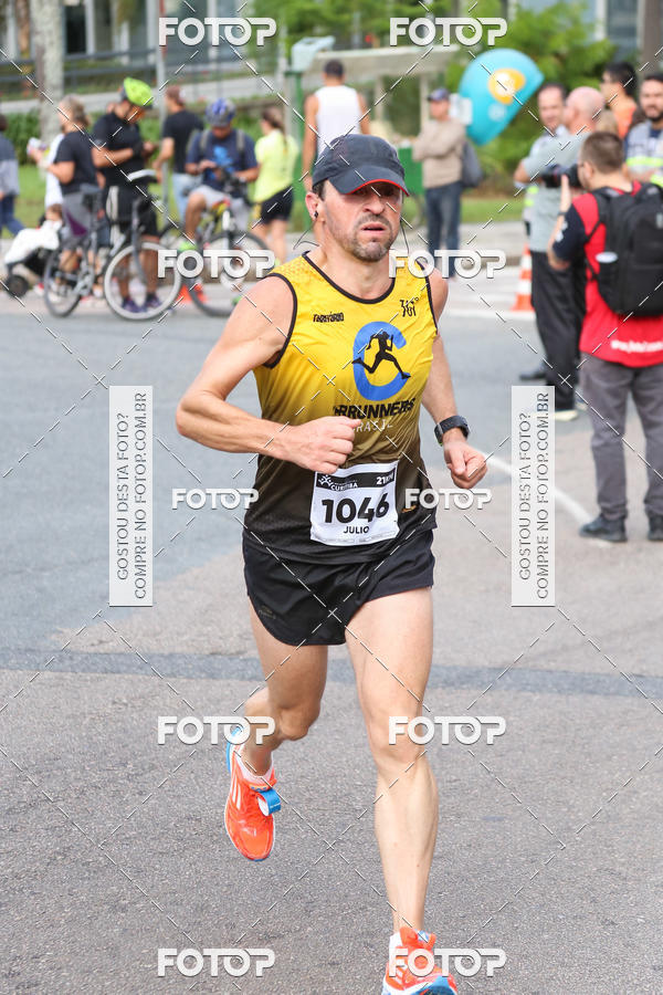 Buy your photos of the eventMeia Maratona Internacional de Curitiba 2018 on Fotop