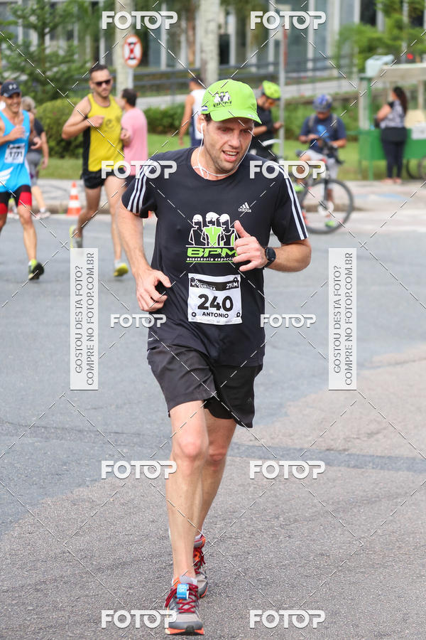 Buy your photos of the eventMeia Maratona Internacional de Curitiba 2018 on Fotop