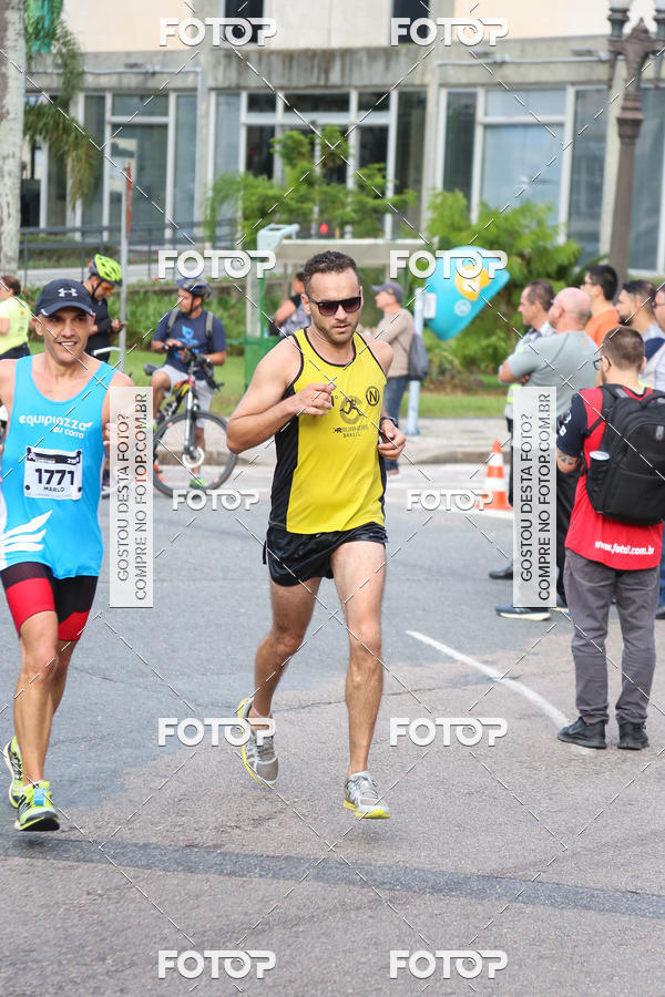 Buy your photos of the eventMeia Maratona Internacional de Curitiba 2018 on Fotop