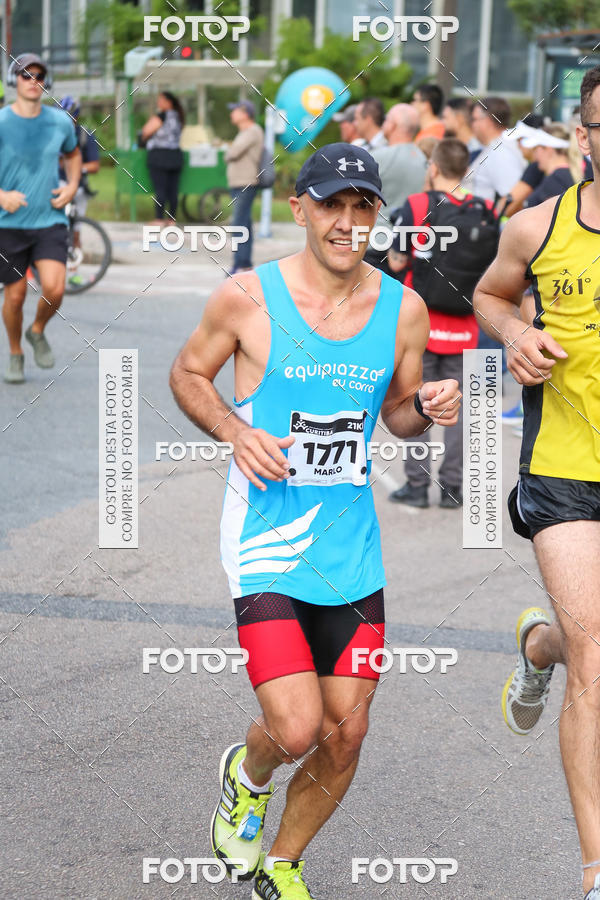 Buy your photos of the eventMeia Maratona Internacional de Curitiba 2018 on Fotop