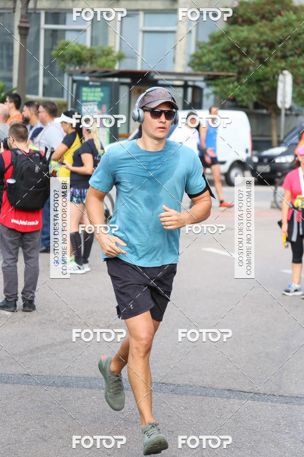 Buy your photos of the eventMeia Maratona Internacional de Curitiba 2018 on Fotop