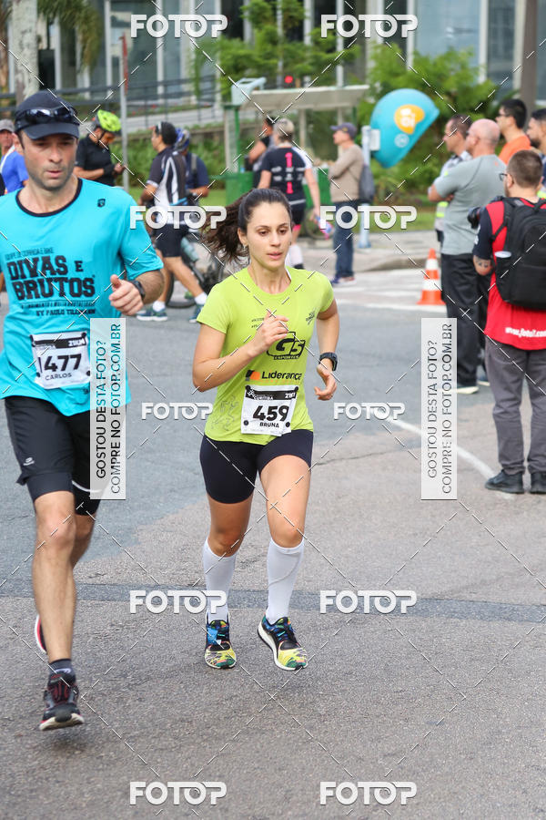 Buy your photos of the eventMeia Maratona Internacional de Curitiba 2018 on Fotop