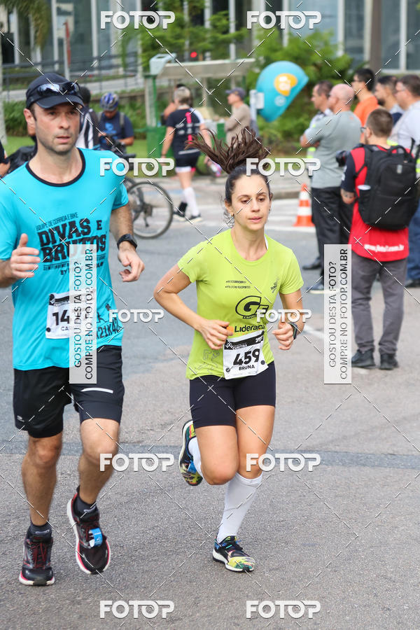Buy your photos of the eventMeia Maratona Internacional de Curitiba 2018 on Fotop