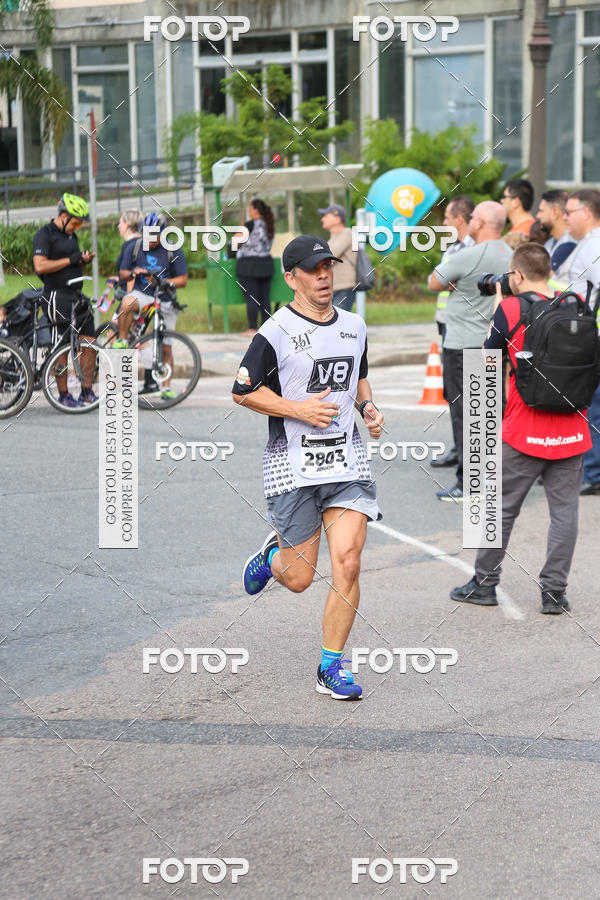 Buy your photos of the eventMeia Maratona Internacional de Curitiba 2018 on Fotop