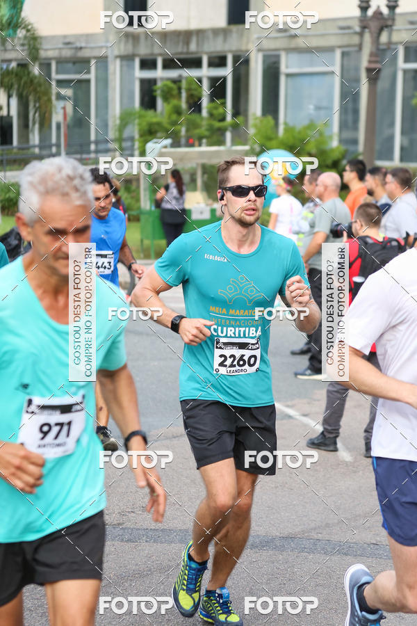 Buy your photos of the eventMeia Maratona Internacional de Curitiba 2018 on Fotop